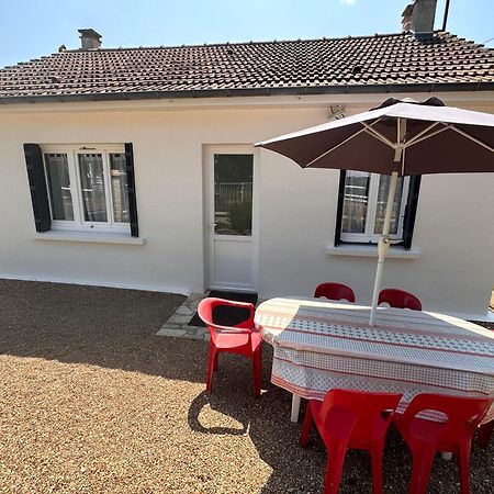 La Petite Maison Des Gites De Josephine Saint-Dye-sur-Loire Экстерьер фото